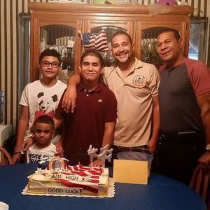 Meet your Posher, Victor